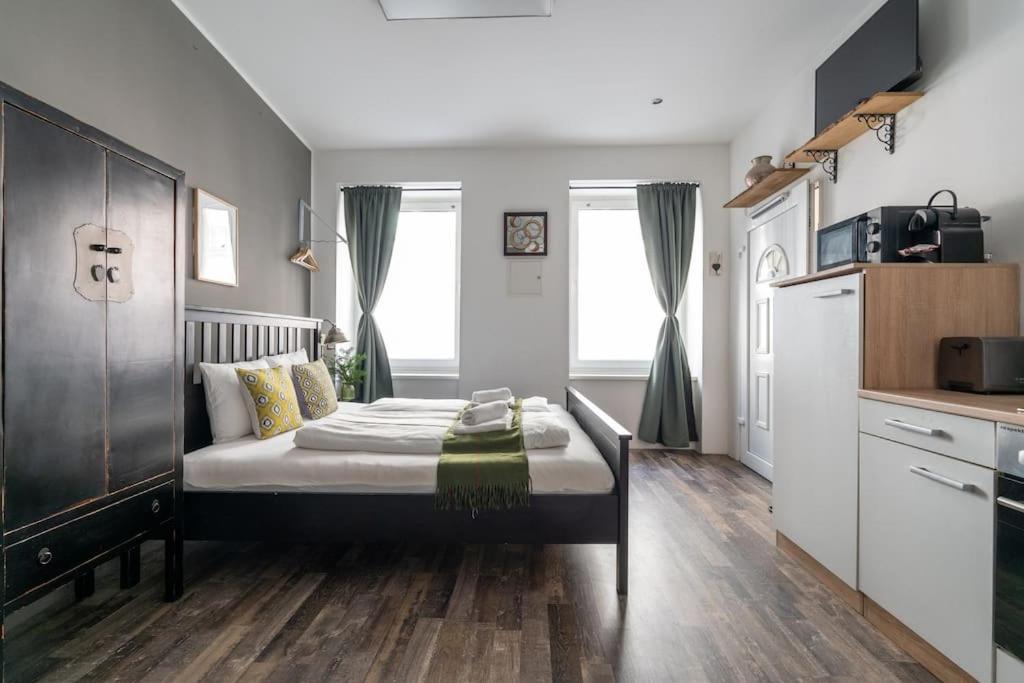 Sleek Studio By City Center By Hm Vienna Exterior photo